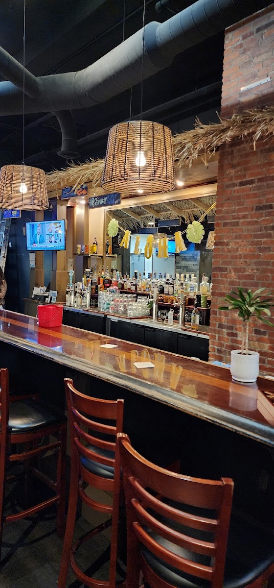 Da Big Kahuna Tiki Bar & Grill